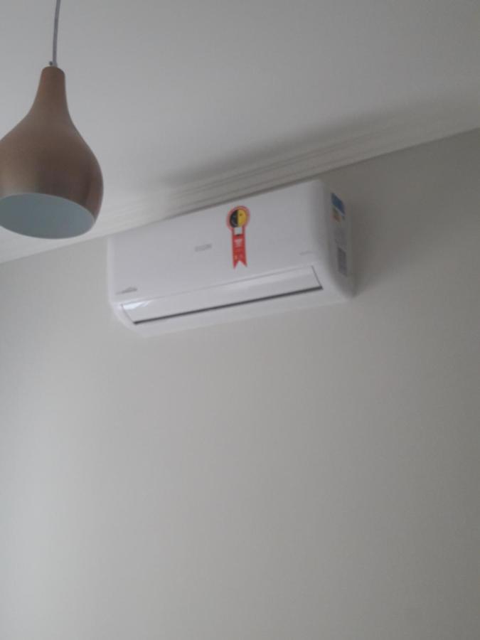 Hotel Quintino - Metro Se -Localizado No Coracao De Sao Paulo Proximo Ao Bras E 25 De Marco Com Estacionamento No Local Gratis Buitenkant foto A wall mounted air conditioner